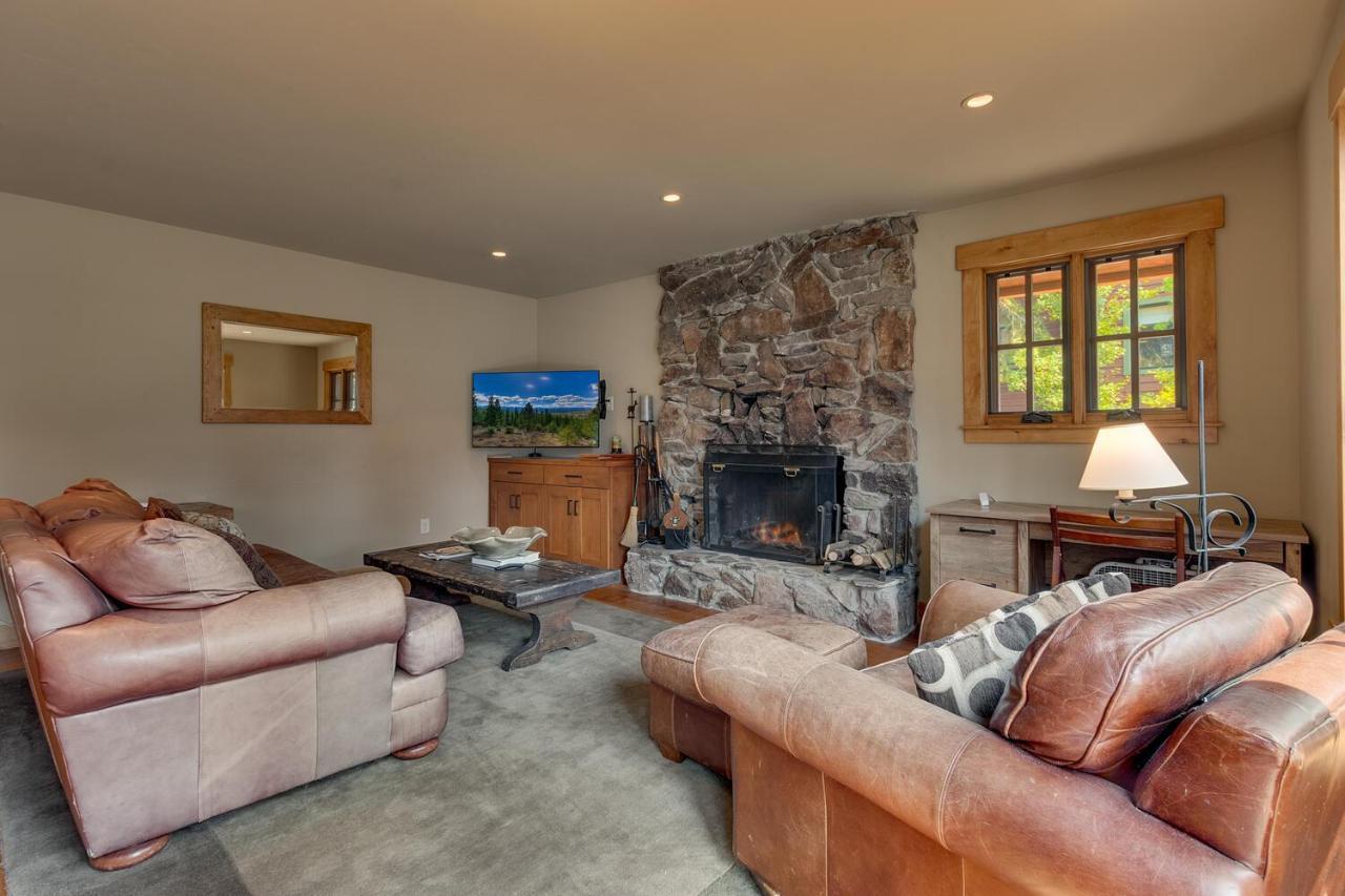 Summit Solitude At Palisade Tahoe - Charming 5Br W Foosball & Shuffleboard Table & Pet Friendly Villa Olympic Valley  Exterior photo